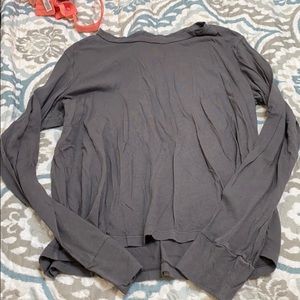 2 long sleeve tops